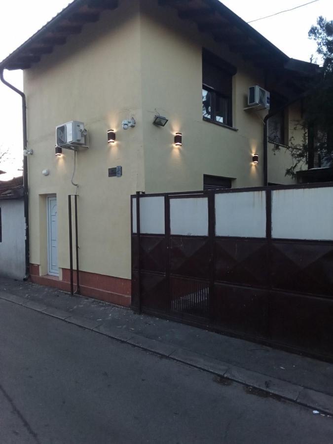 Apartman En Dusanovac ภายนอก รูปภาพ